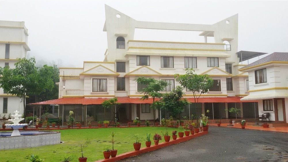 Sereniity Resort Lonavala Extérieur photo